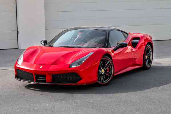 Discover Dubai with Ferrari Rental: Tips and Tricks